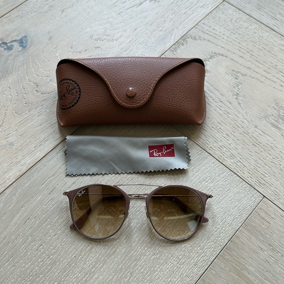 Ray Ban Pink Aviator Sunglasses - Picture 1 of 3